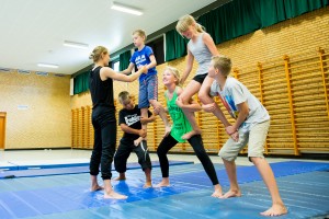 Circus Kids - FB size 090-®Patricio Soto