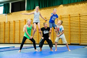 Circus Kids - FB size 162-®Patricio Soto